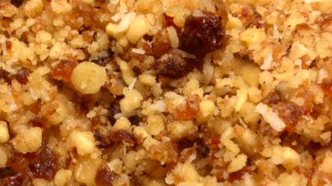 Raw Apple Crumble
