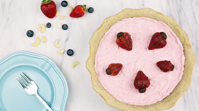 Retro Strawberry Ice Cream Pie